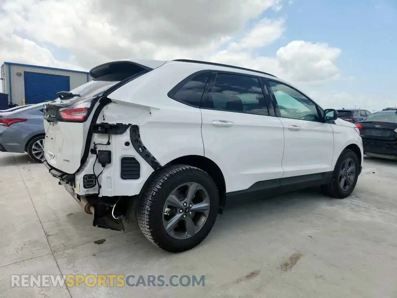 3 Photograph of a damaged car 2FMPK4J97RBA10920 FORD EDGE 2024