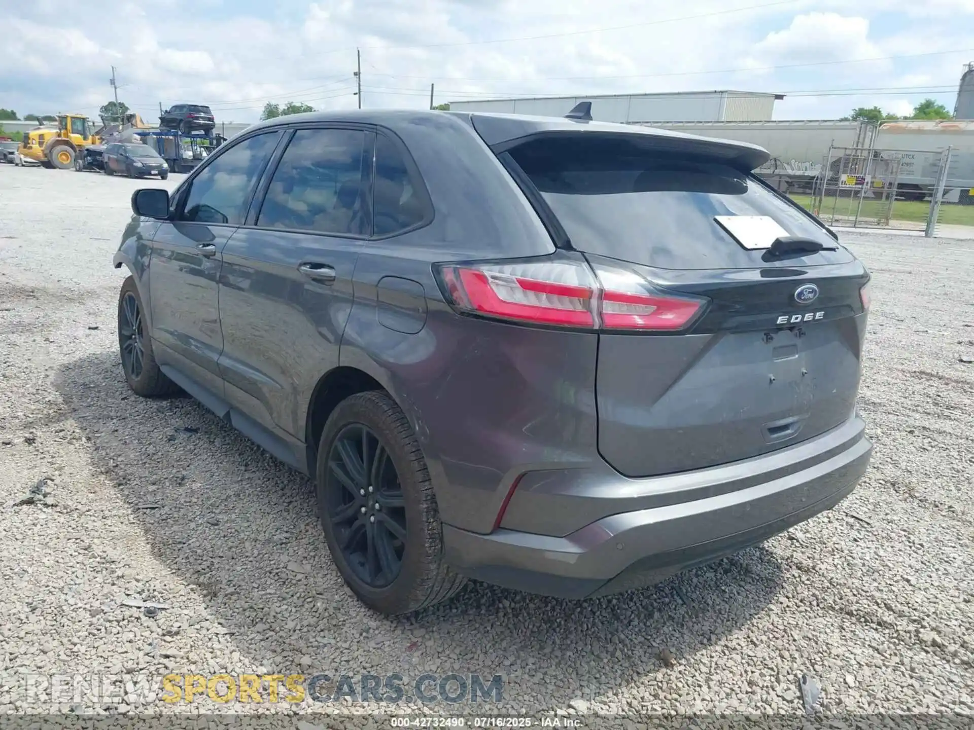 3 Photograph of a damaged car 2FMPK4J97RBA28320 FORD EDGE 2024