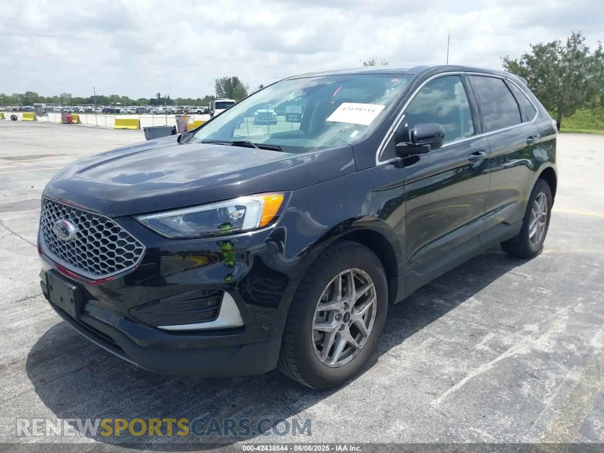2 Photograph of a damaged car 2FMPK4J97RBA94298 FORD EDGE 2024
