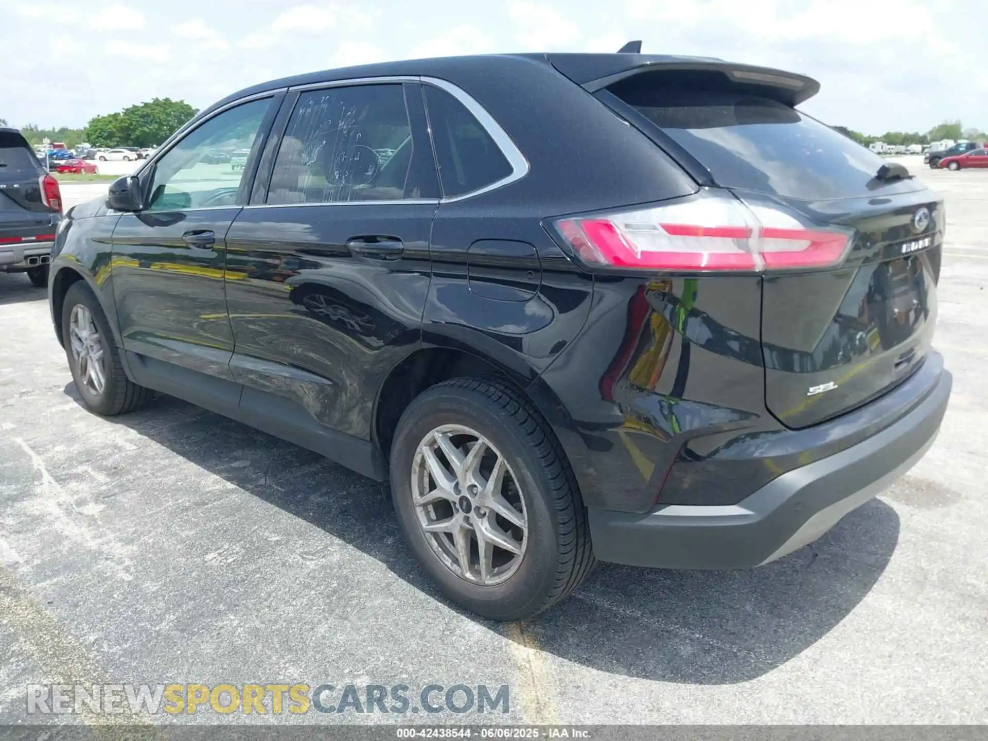 3 Photograph of a damaged car 2FMPK4J97RBA94298 FORD EDGE 2024