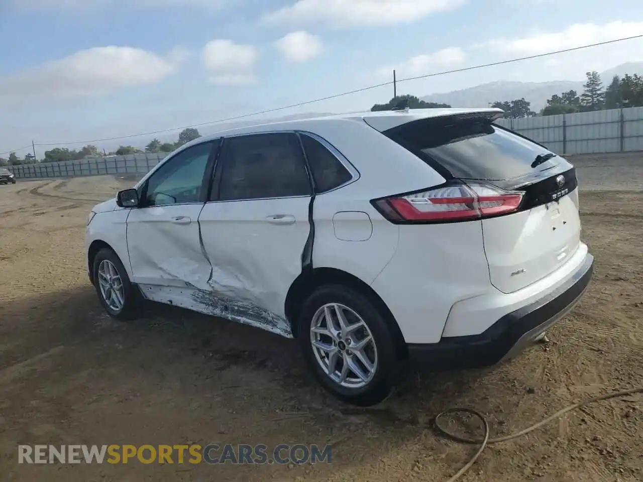 2 Photograph of a damaged car 2FMPK4J9XRBA89080 FORD EDGE 2024