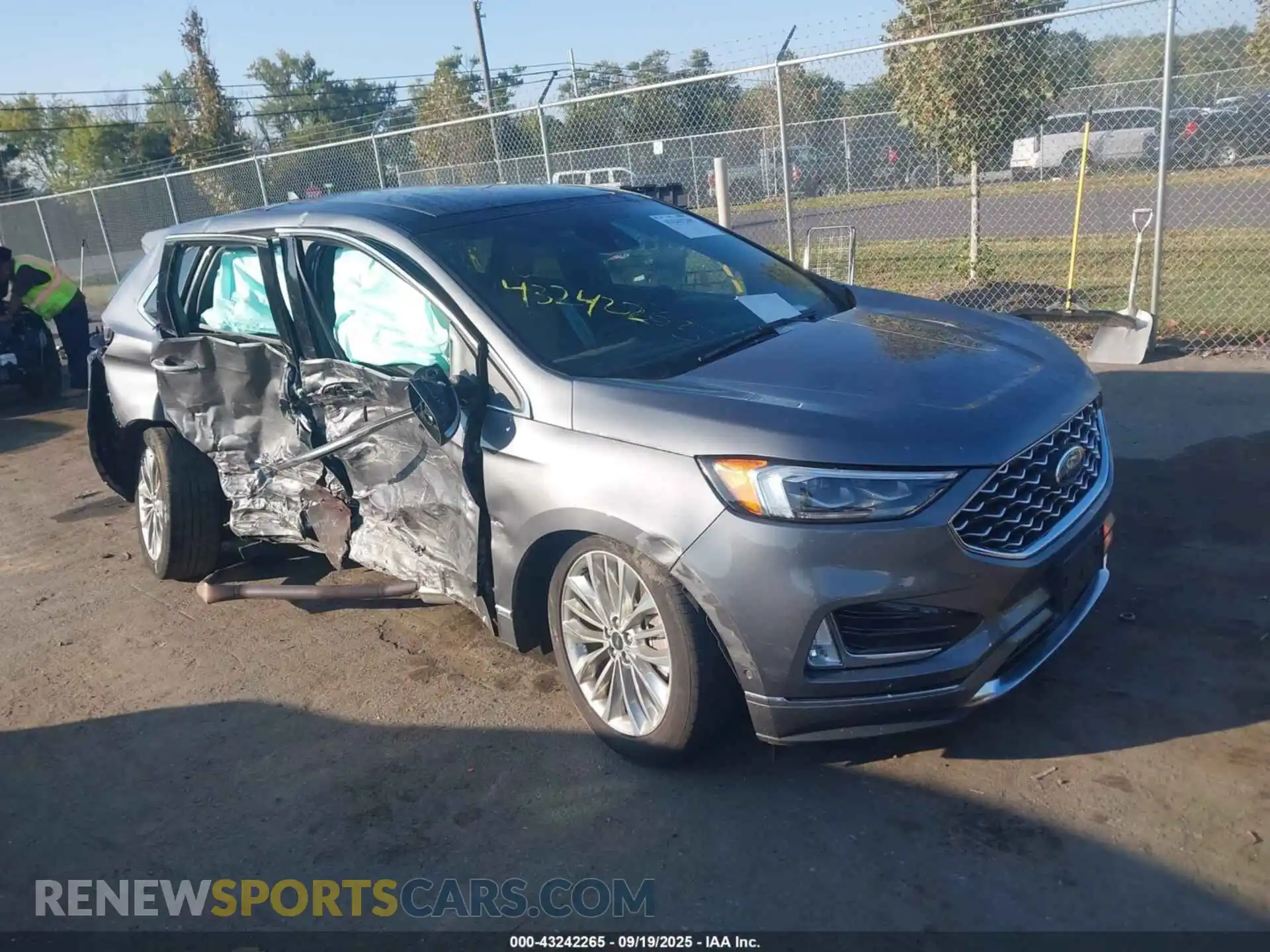 1 Photograph of a damaged car 2FMPK4K92RBA39272 FORD EDGE 2024