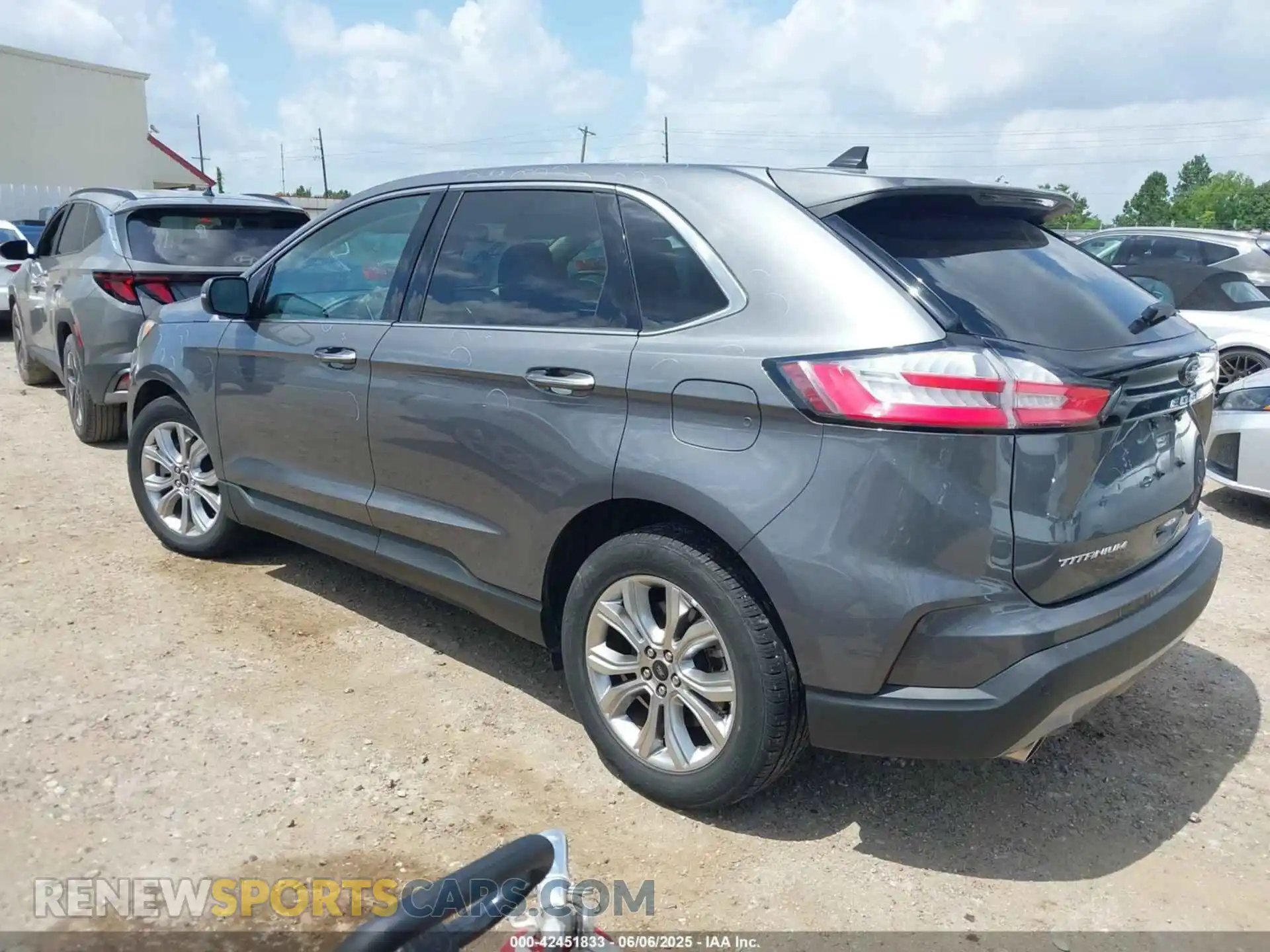 3 Photograph of a damaged car 2FMPK4K94RBA69065 FORD EDGE 2024