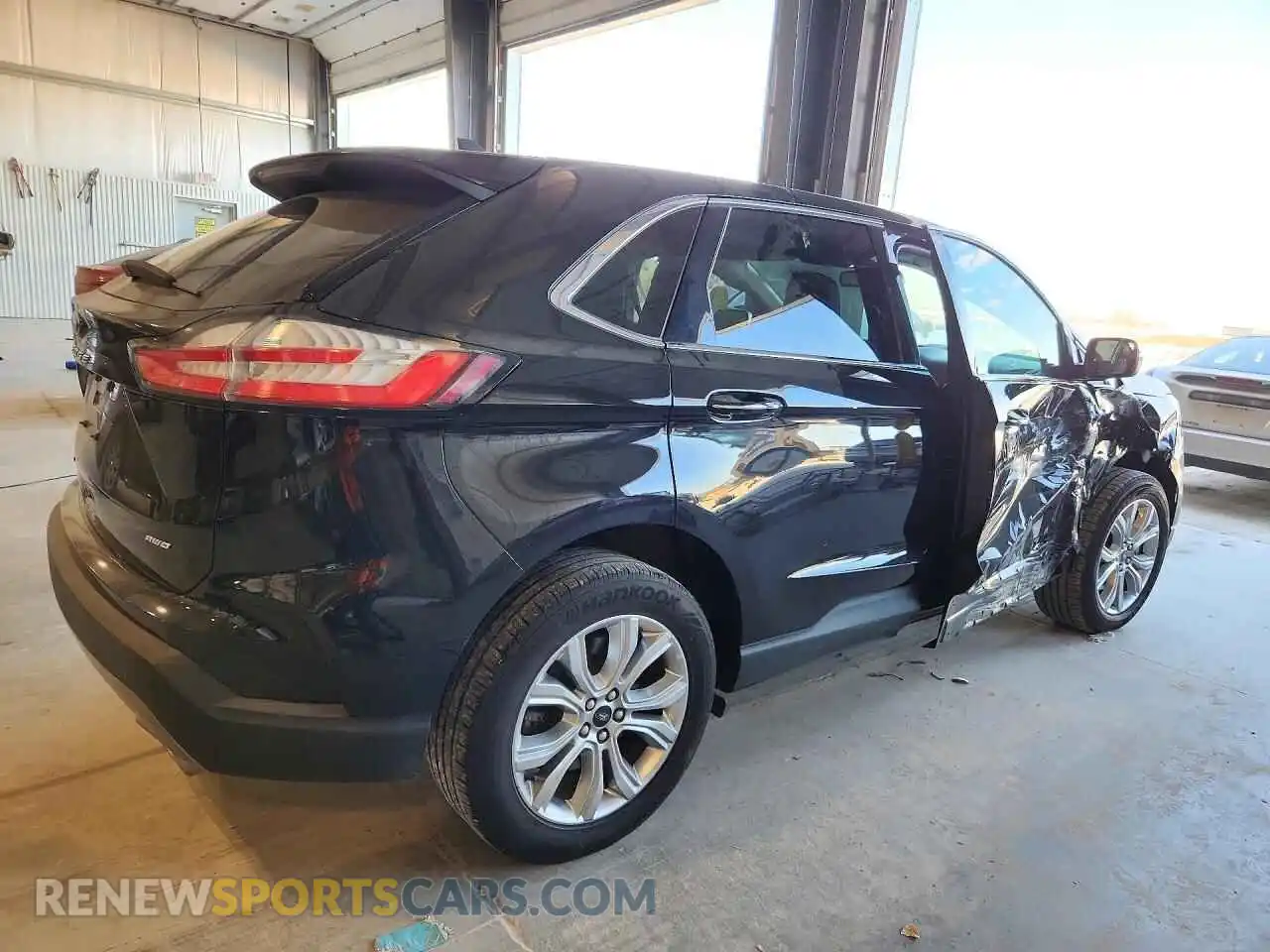 3 Photograph of a damaged car 2FMPK4K95RBA37743 FORD EDGE 2024