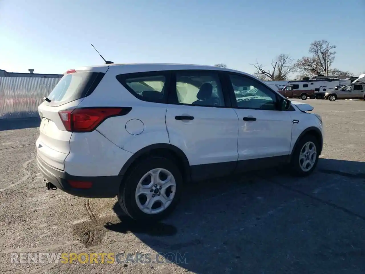 3 Photograph of a damaged car 1FMCU0F70KUC53431 FORD ESCAPE 2019