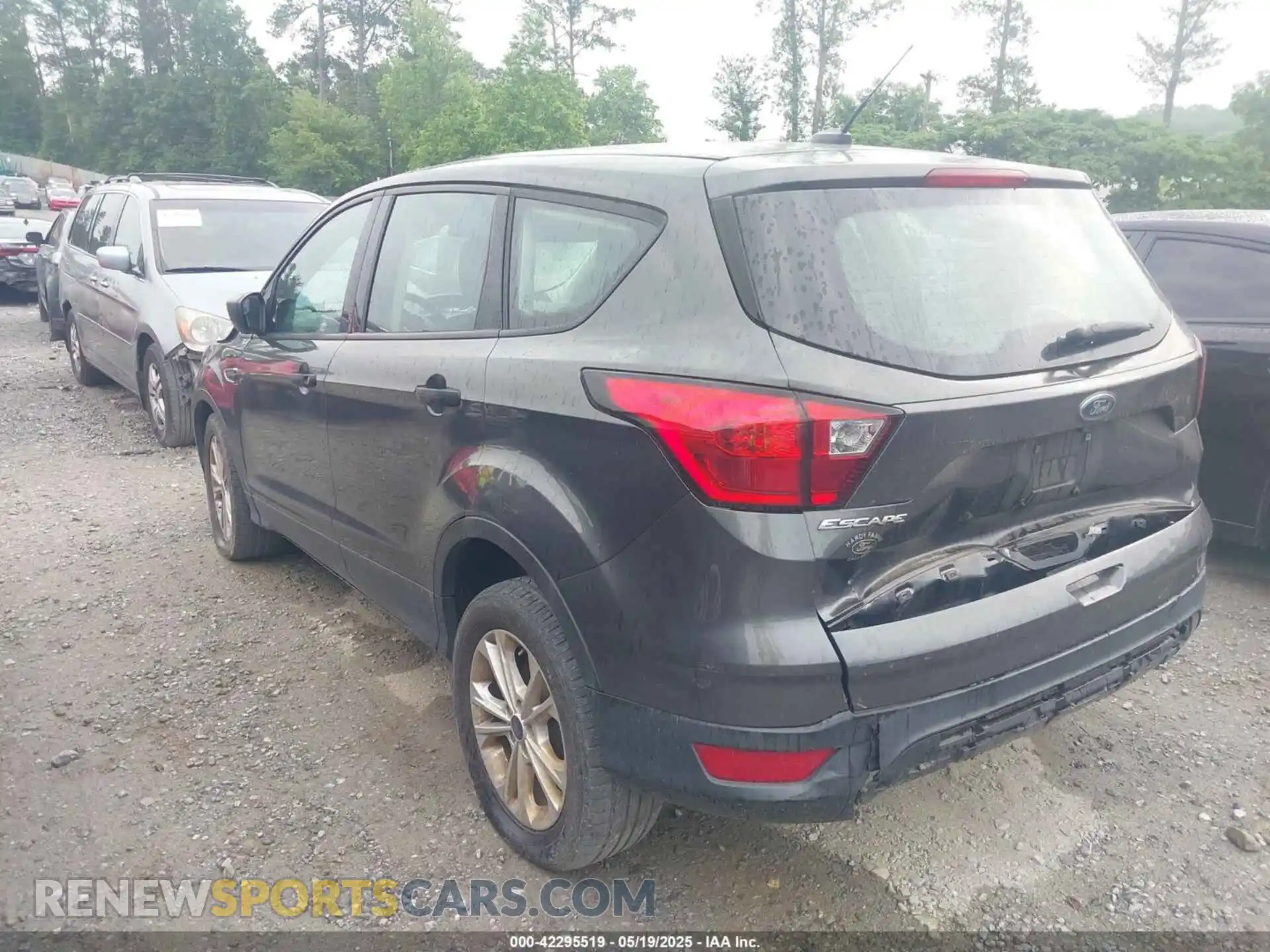 3 Photograph of a damaged car 1FMCU0F74KUC45249 FORD ESCAPE 2019