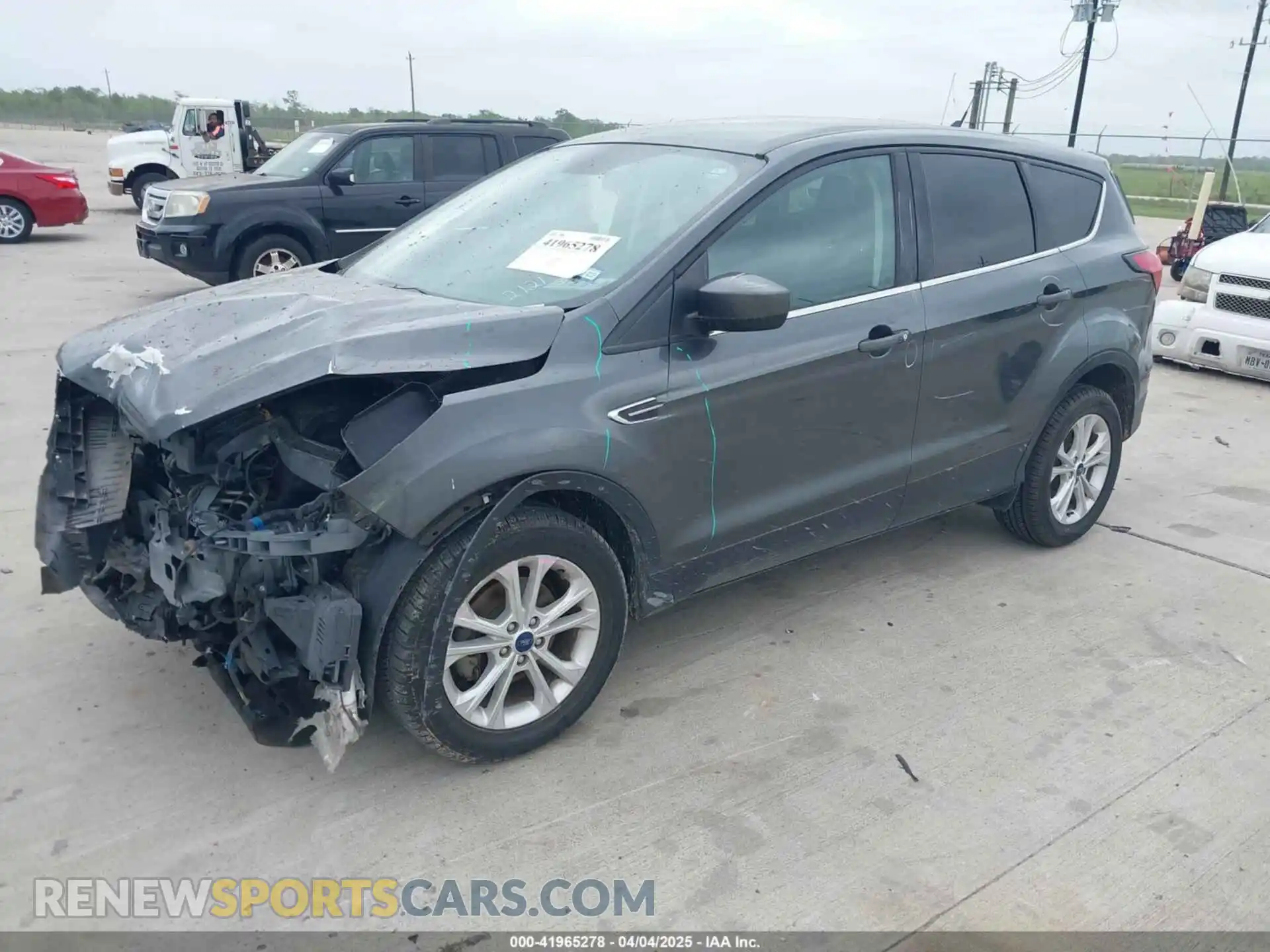 2 Photograph of a damaged car 1FMCU0GD0KUA82121 FORD ESCAPE 2019