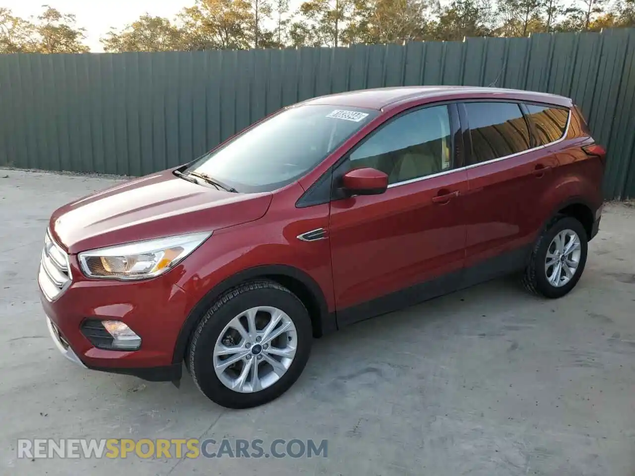 1 Photograph of a damaged car 1FMCU0GD0KUA87674 FORD ESCAPE 2019
