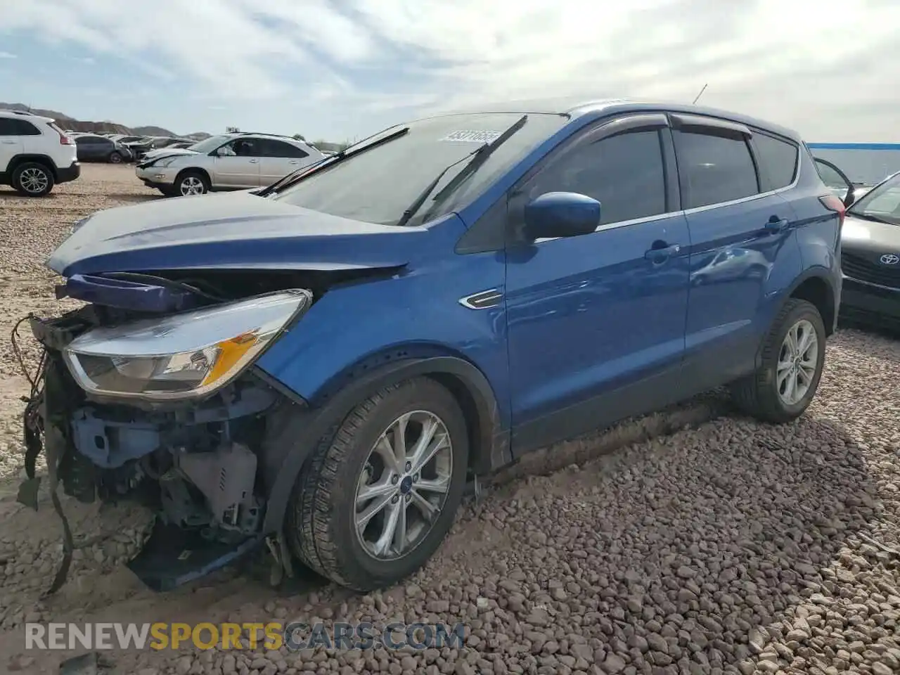 1 Photograph of a damaged car 1FMCU0GD0KUB28479 FORD ESCAPE 2019