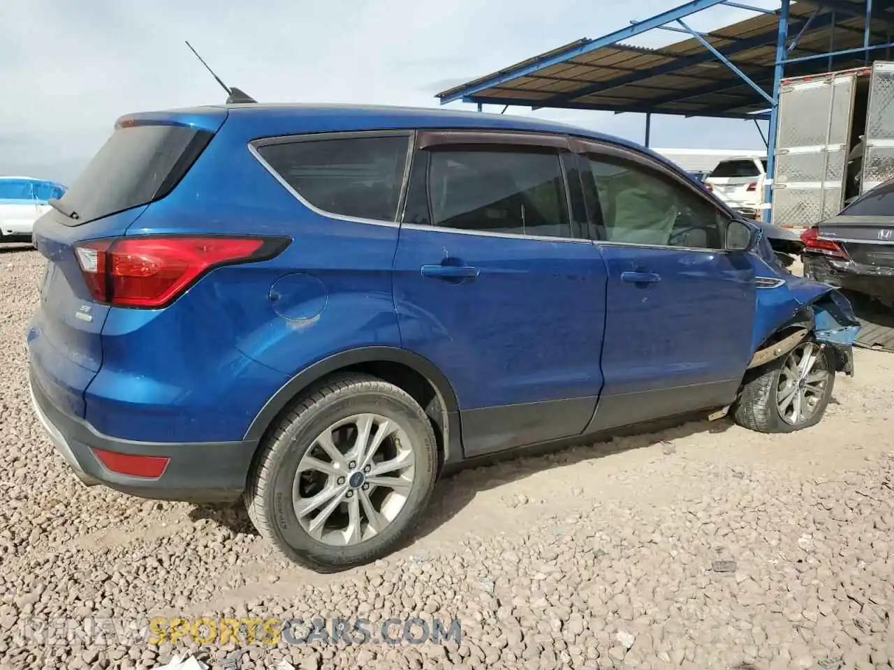 3 Photograph of a damaged car 1FMCU0GD0KUB28479 FORD ESCAPE 2019