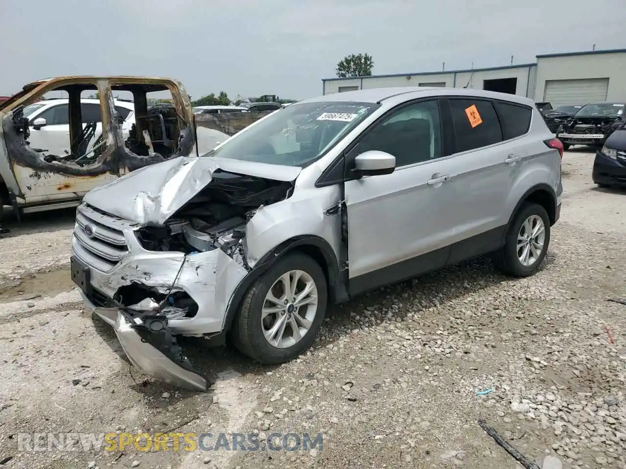 1 Фотография поврежденного автомобиля 1FMCU0GD1KUA34739 FORD ESCAPE 2019