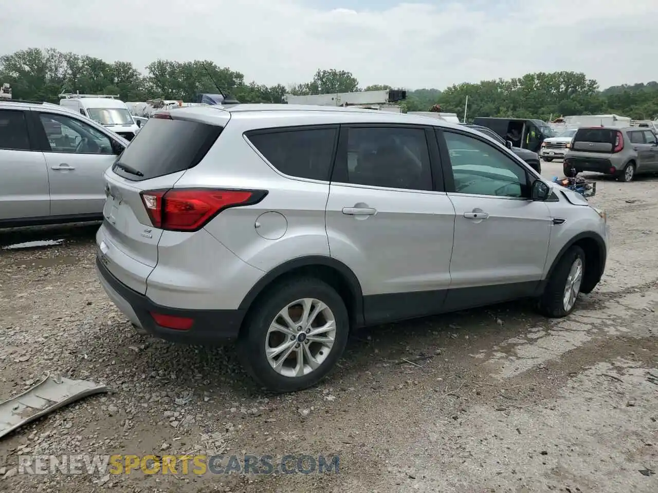 3 Фотография поврежденного автомобиля 1FMCU0GD1KUA34739 FORD ESCAPE 2019