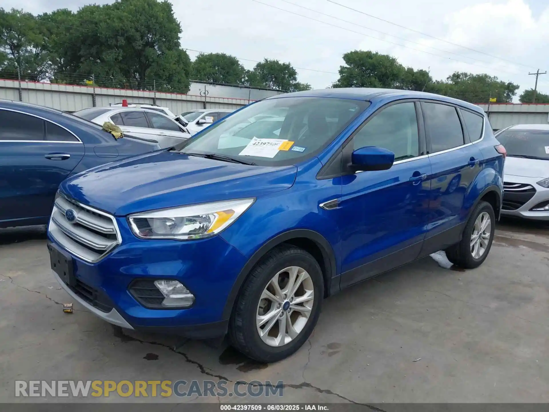 2 Фотография поврежденного автомобиля 1FMCU0GD1KUB51592 FORD ESCAPE 2019