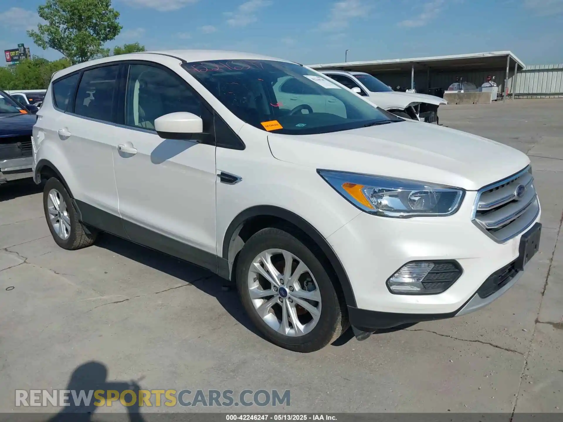 1 Photograph of a damaged car 1FMCU0GD2KUA04603 FORD ESCAPE 2019