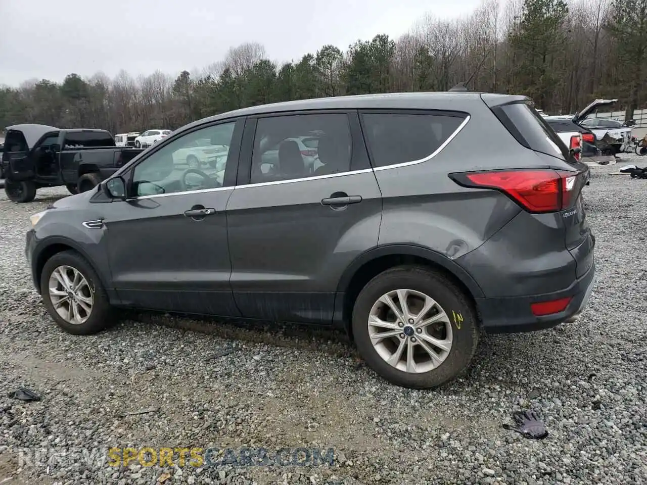 2 Photograph of a damaged car 1FMCU0GD2KUA67216 FORD ESCAPE 2019