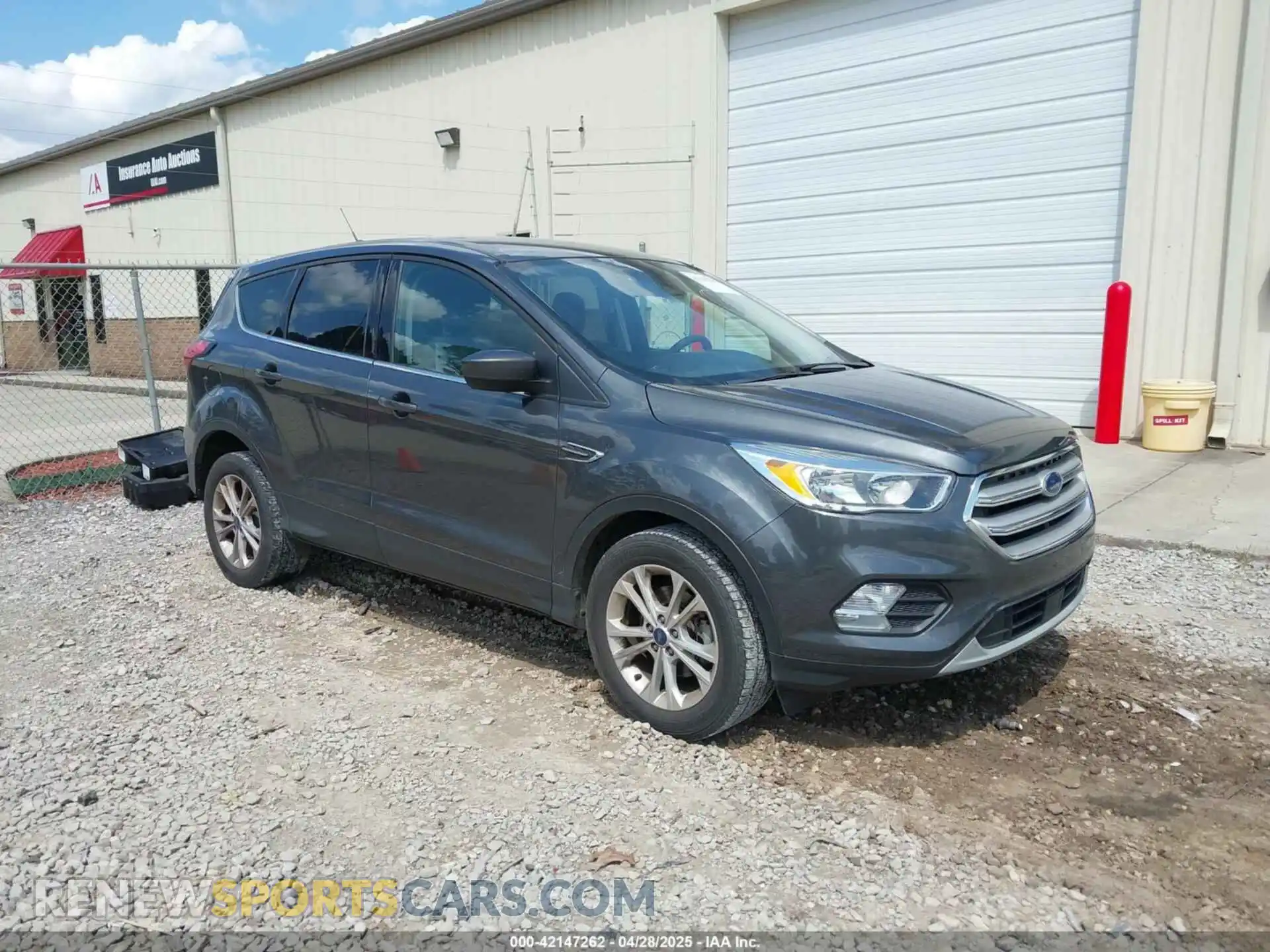 1 Photograph of a damaged car 1FMCU0GD2KUB38690 FORD ESCAPE 2019