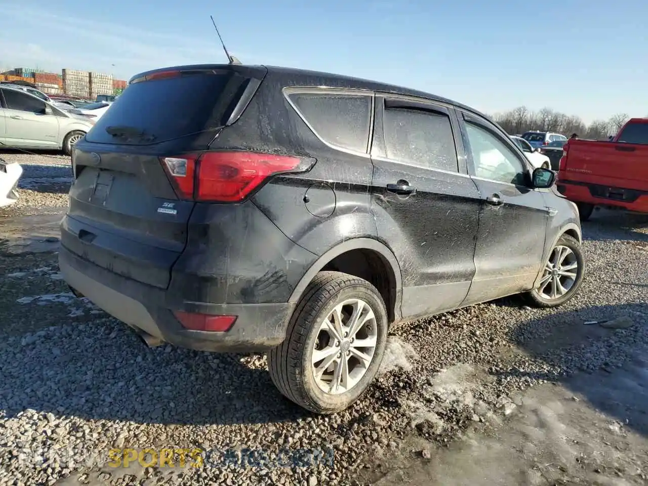 3 Photograph of a damaged car 1FMCU0GD3KUA04593 FORD ESCAPE 2019