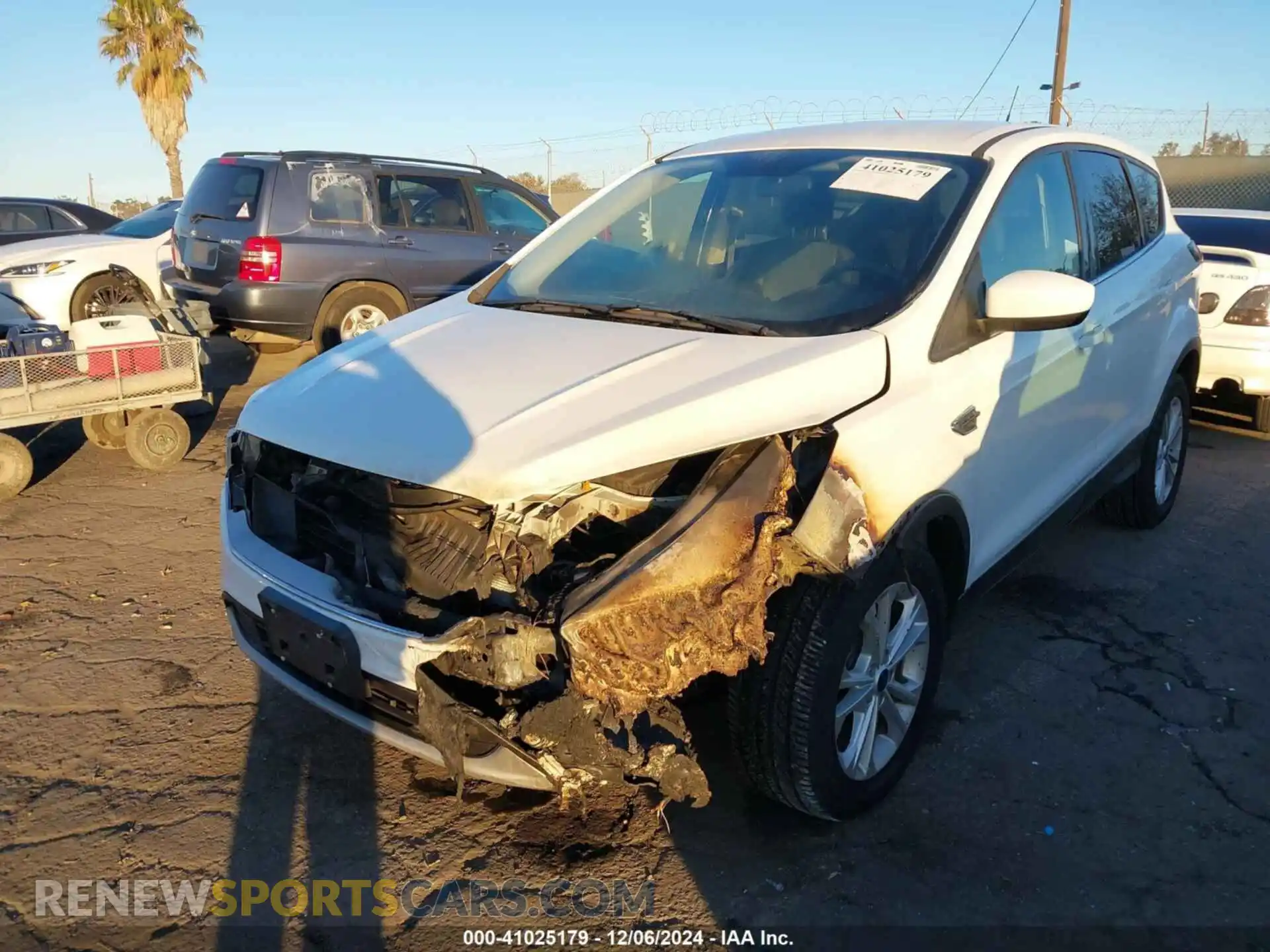 2 Photograph of a damaged car 1FMCU0GD3KUA20180 FORD ESCAPE 2019