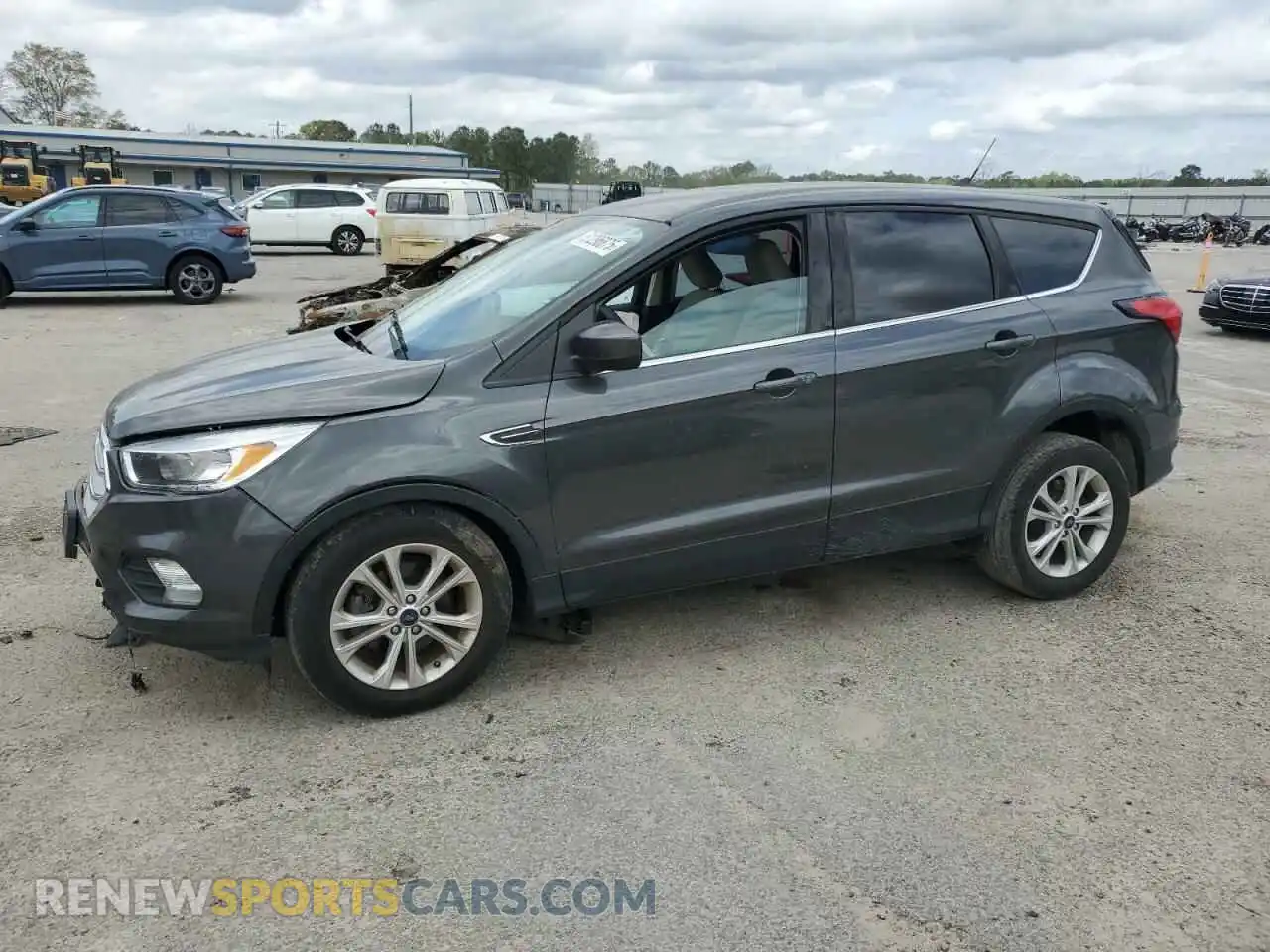 1 Photograph of a damaged car 1FMCU0GD3KUA75356 FORD ESCAPE 2019