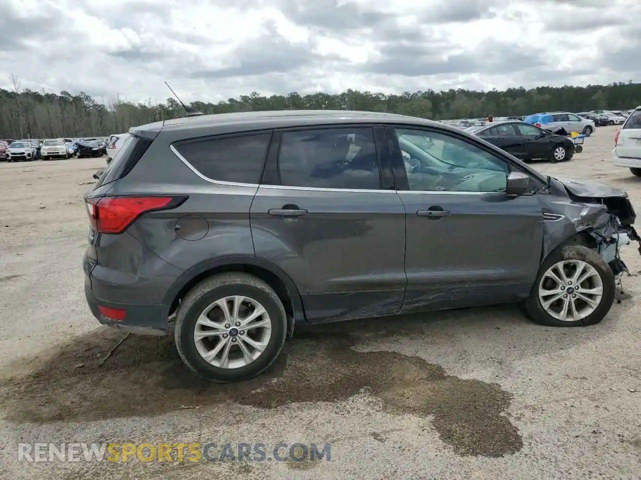 3 Photograph of a damaged car 1FMCU0GD3KUA75356 FORD ESCAPE 2019