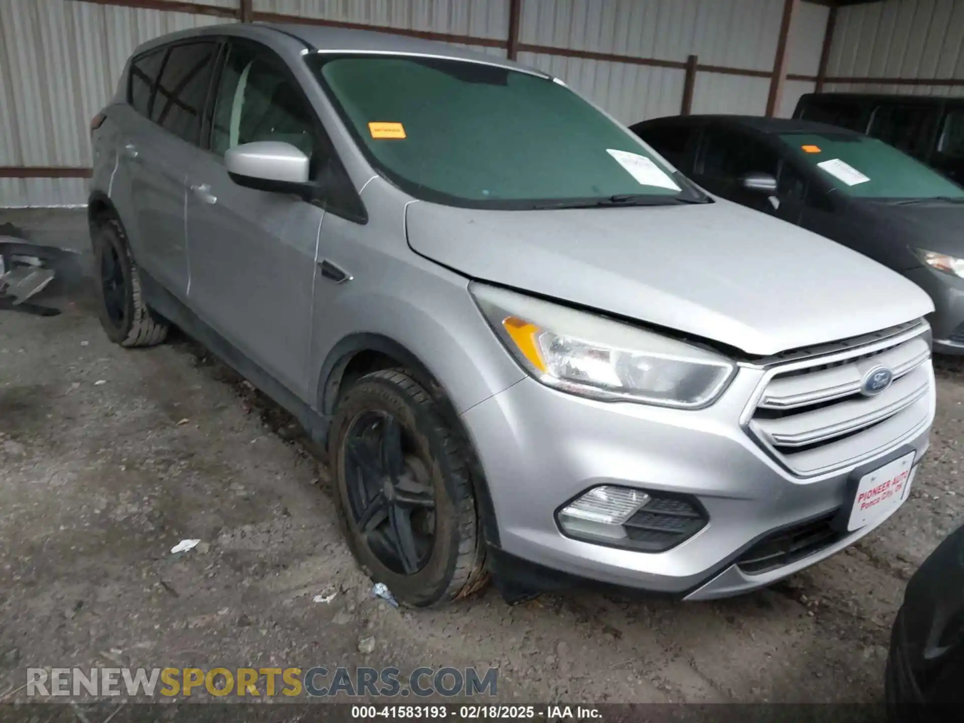 1 Photograph of a damaged car 1FMCU0GD3KUB10025 FORD ESCAPE 2019