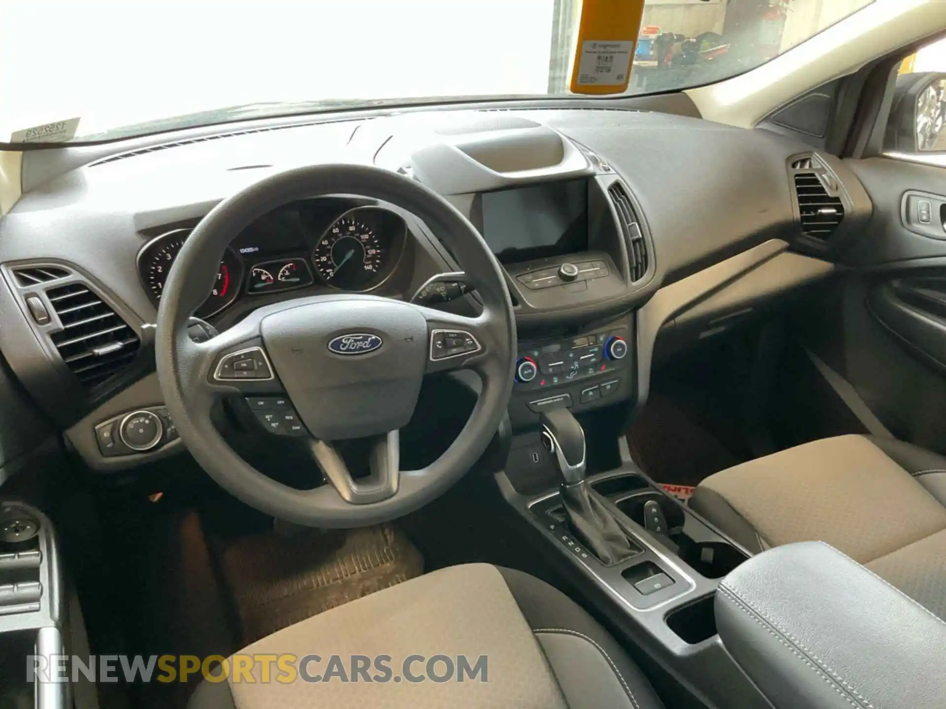 3 Photograph of a damaged car 1FMCU0GD3KUB82343 FORD ESCAPE 2019
