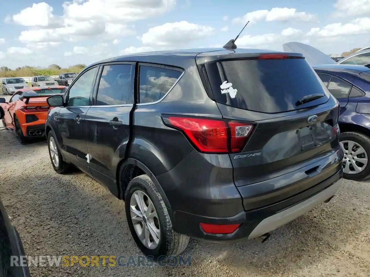 2 Photograph of a damaged car 1FMCU0GD4KUA33794 FORD ESCAPE 2019