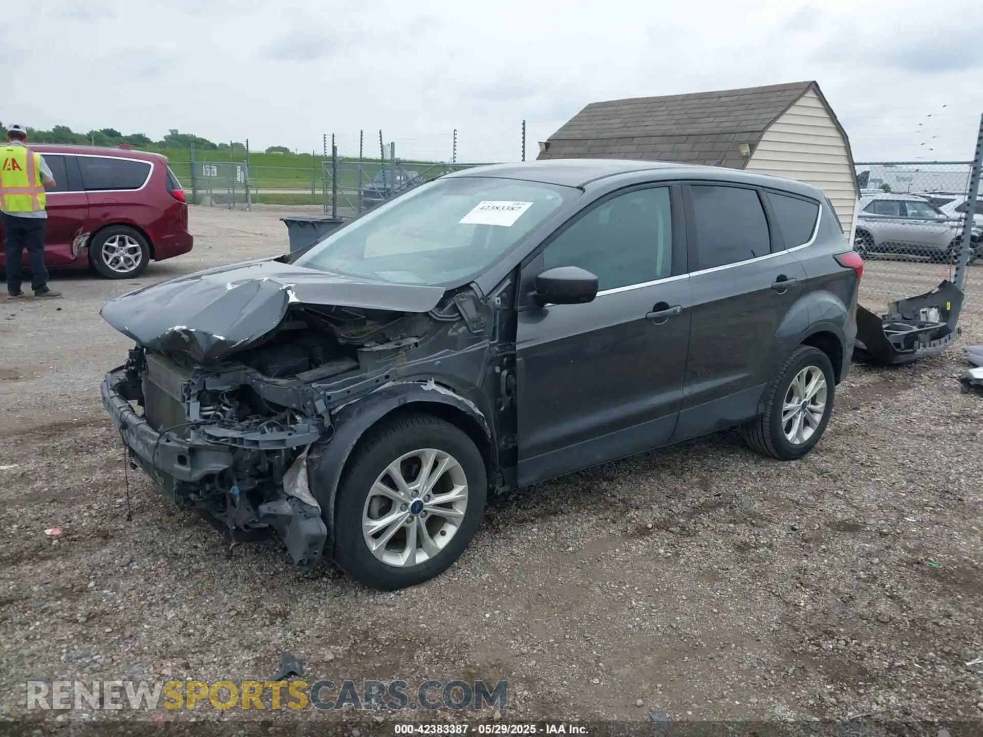 2 Photograph of a damaged car 1FMCU0GD4KUA92490 FORD ESCAPE 2019