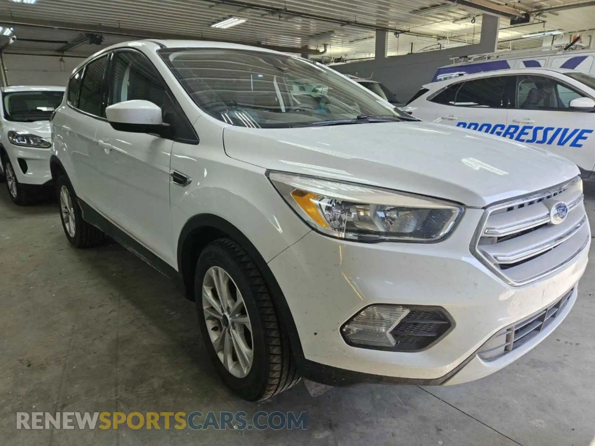 3 Photograph of a damaged car 1FMCU0GD4KUB14780 FORD ESCAPE 2019