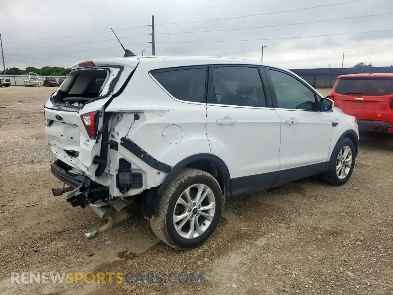 3 Photograph of a damaged car 1FMCU0GD4KUB57483 FORD ESCAPE 2019