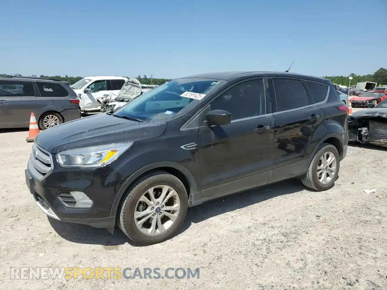 1 Photograph of a damaged car 1FMCU0GD4KUB77703 FORD ESCAPE 2019