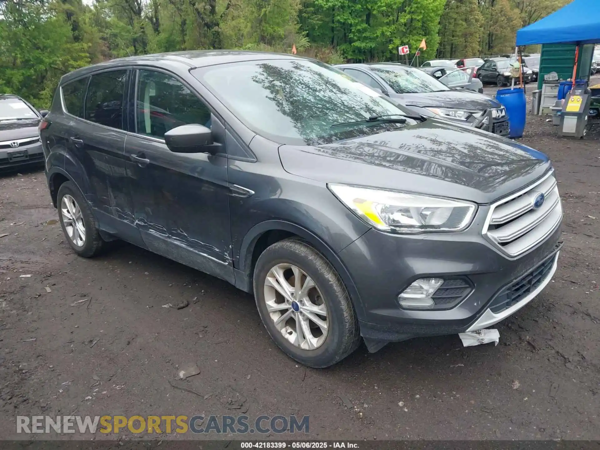 1 Photograph of a damaged car 1FMCU0GD4KUB95005 FORD ESCAPE 2019