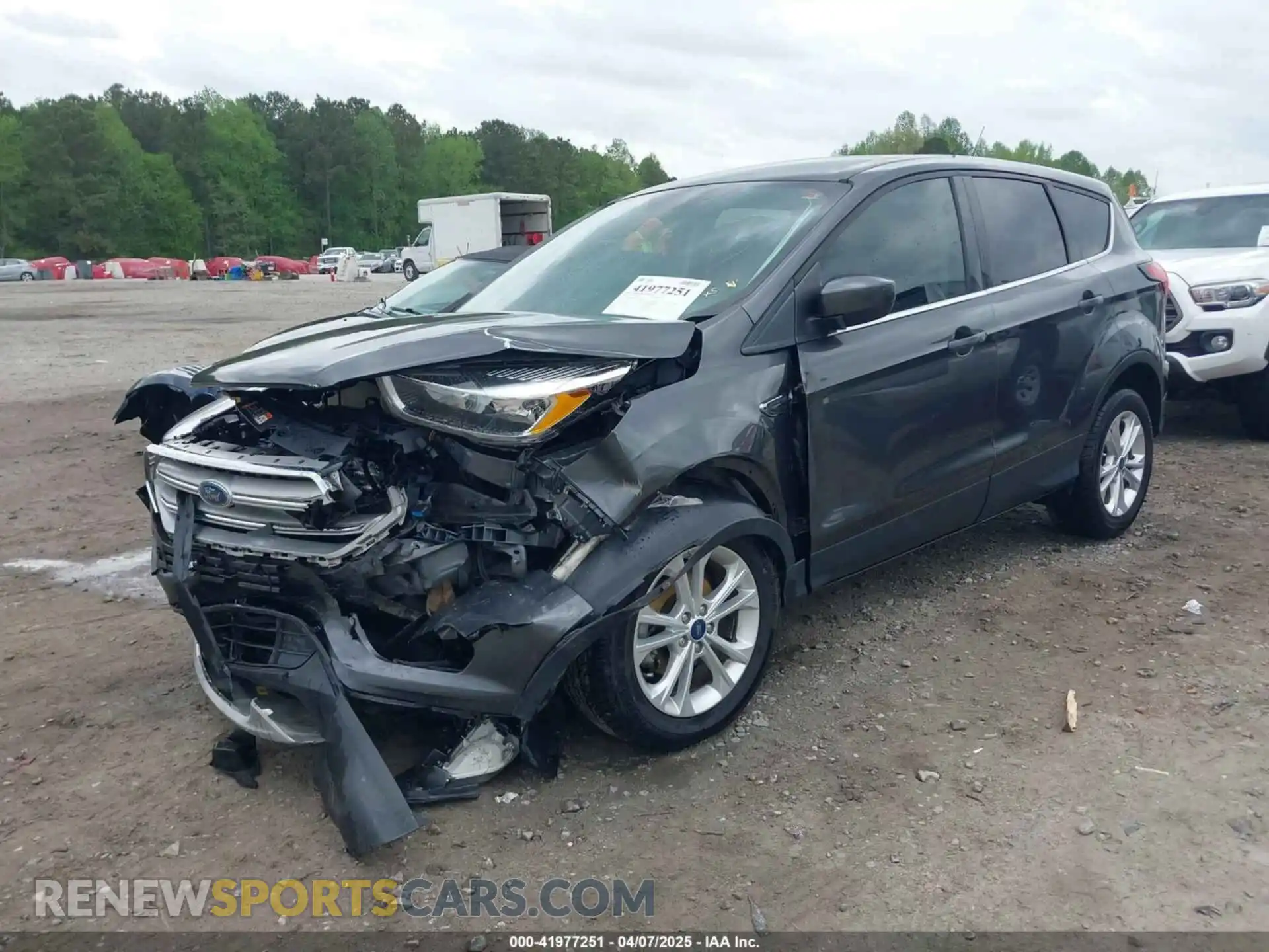 2 Photograph of a damaged car 1FMCU0GD4KUC19299 FORD ESCAPE 2019