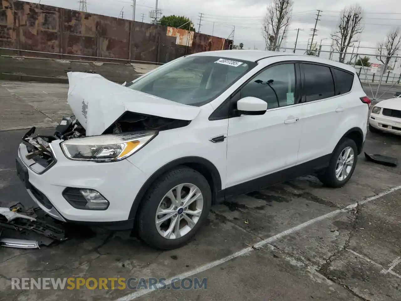 1 Photograph of a damaged car 1FMCU0GD5KUB04825 FORD ESCAPE 2019