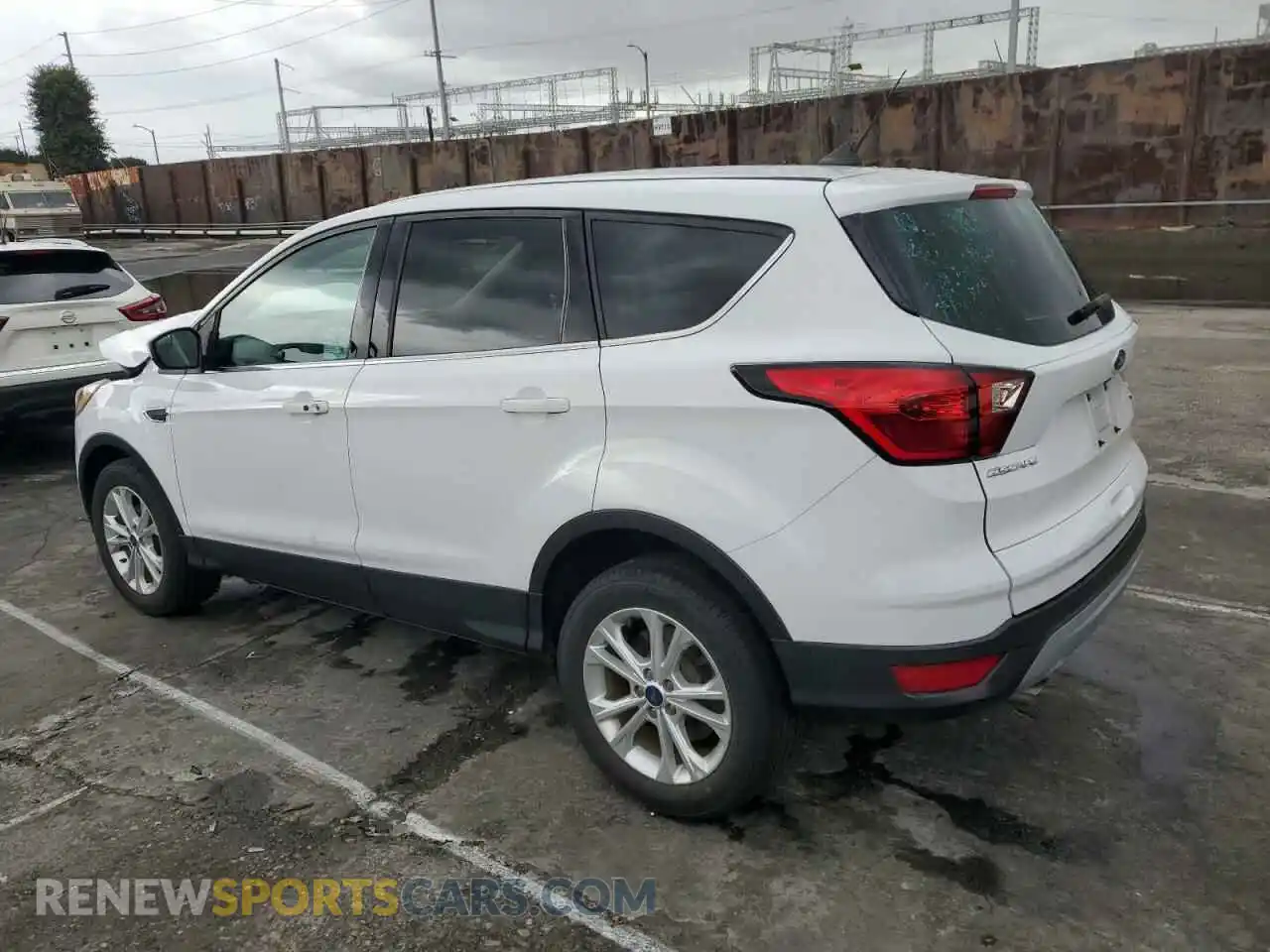 2 Photograph of a damaged car 1FMCU0GD5KUB04825 FORD ESCAPE 2019