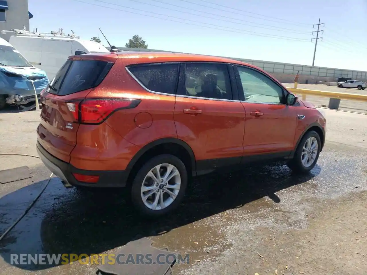 3 Photograph of a damaged car 1FMCU0GD6KUC26741 FORD ESCAPE 2019