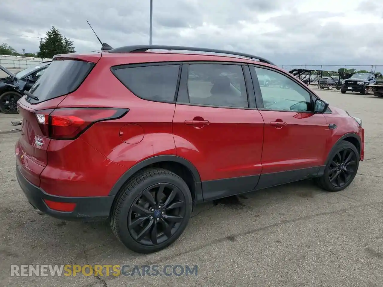 3 Photograph of a damaged car 1FMCU0GD7KUA76879 FORD ESCAPE 2019