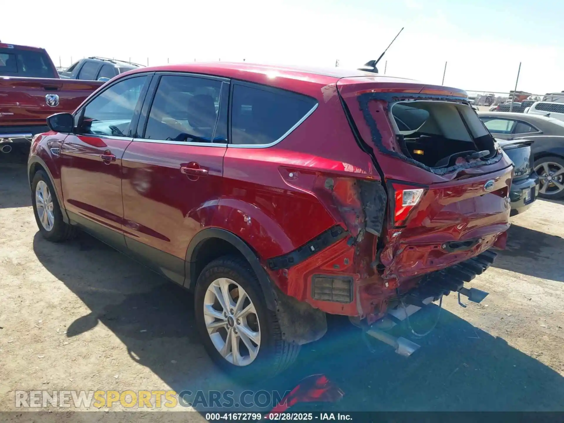 3 Photograph of a damaged car 1FMCU0GD7KUA79071 FORD ESCAPE 2019