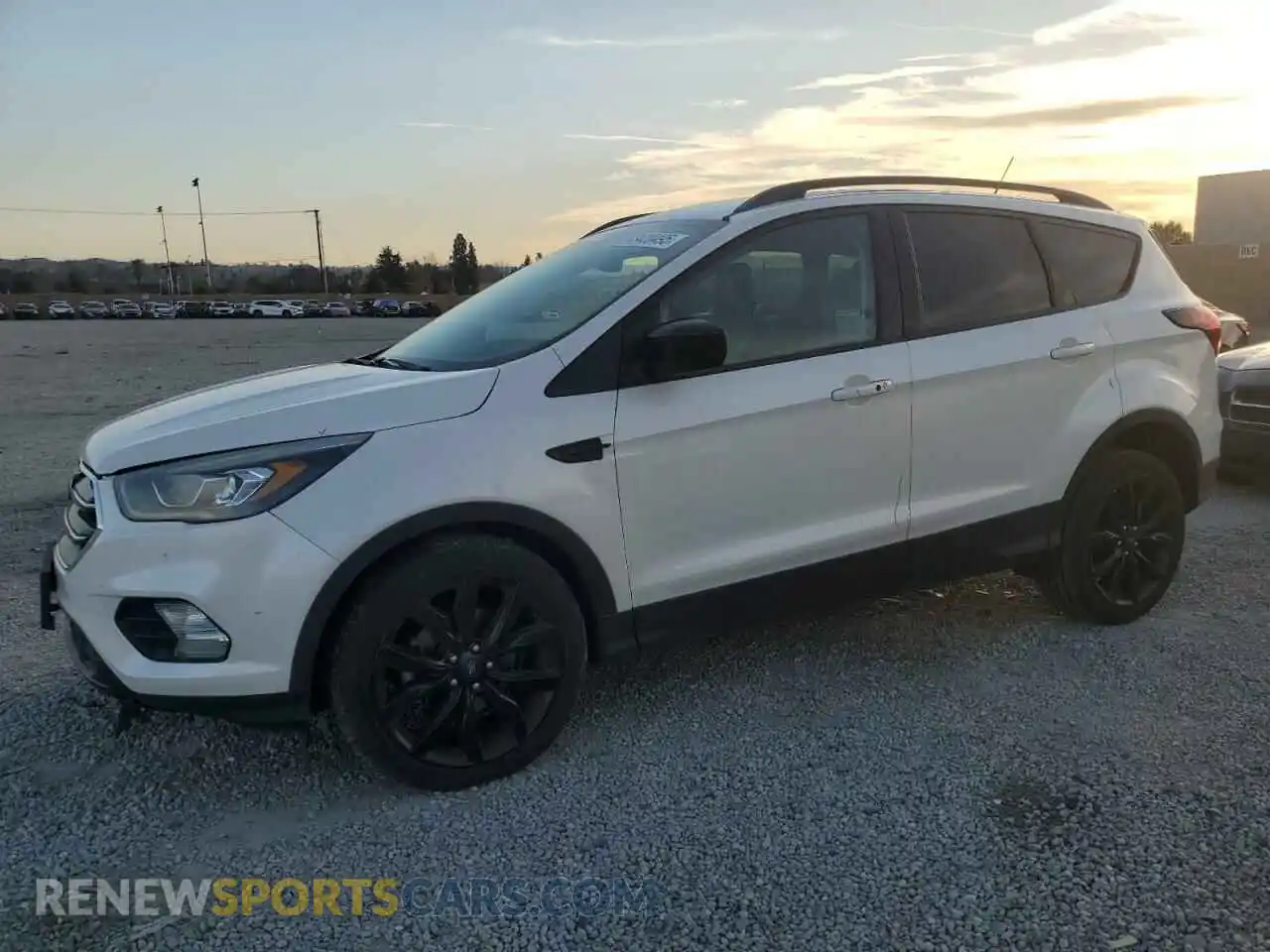 1 Photograph of a damaged car 1FMCU0GD7KUB08472 FORD ESCAPE 2019