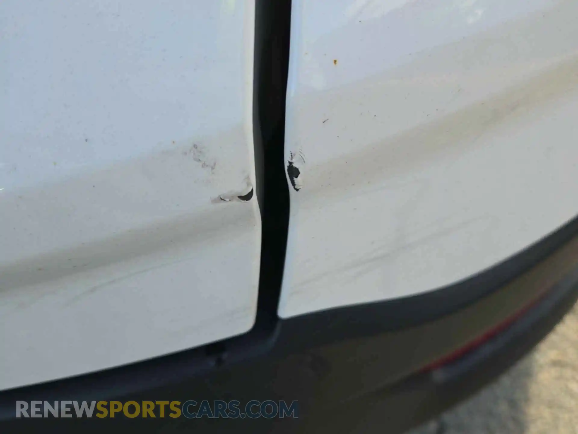1 Photograph of a damaged car 1FMCU0GD7KUB30875 FORD ESCAPE 2019