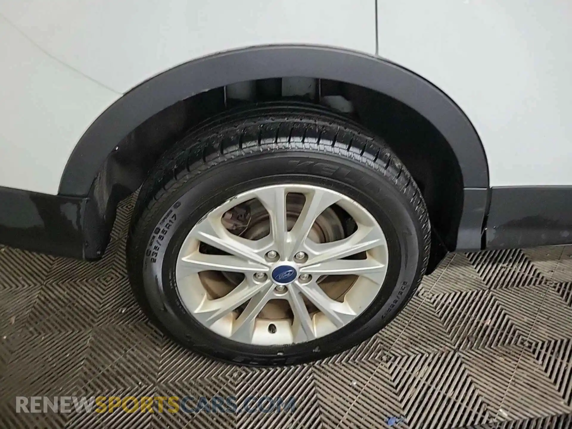 3 Photograph of a damaged car 1FMCU0GD7KUB30875 FORD ESCAPE 2019
