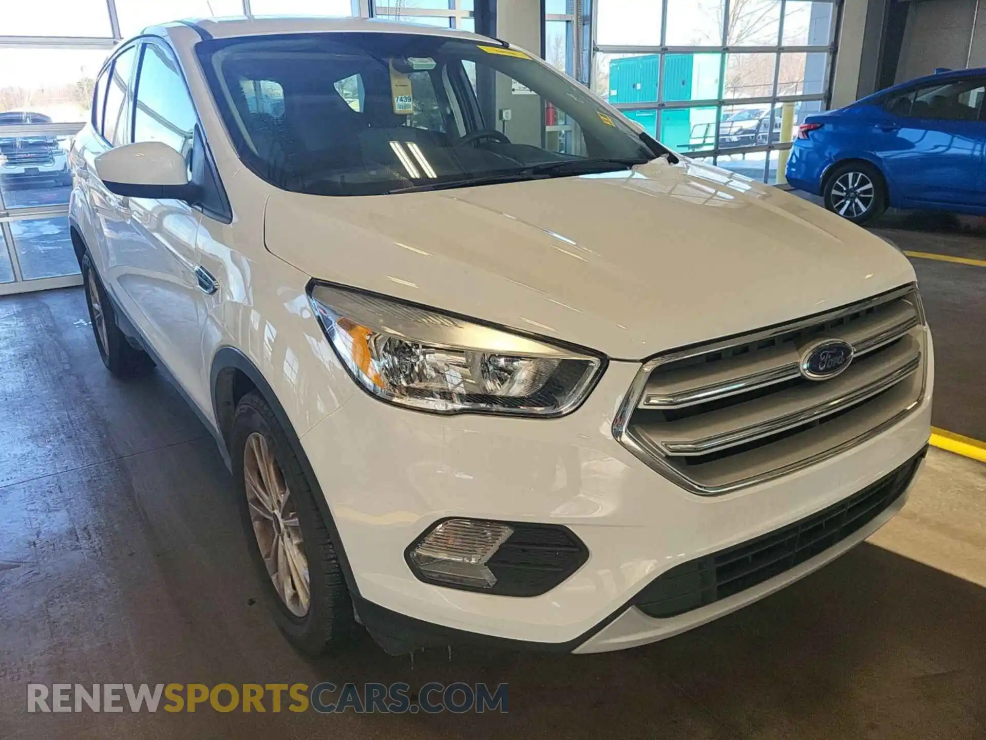 3 Фотография поврежденного автомобиля 1FMCU0GD7KUC07745 FORD ESCAPE 2019