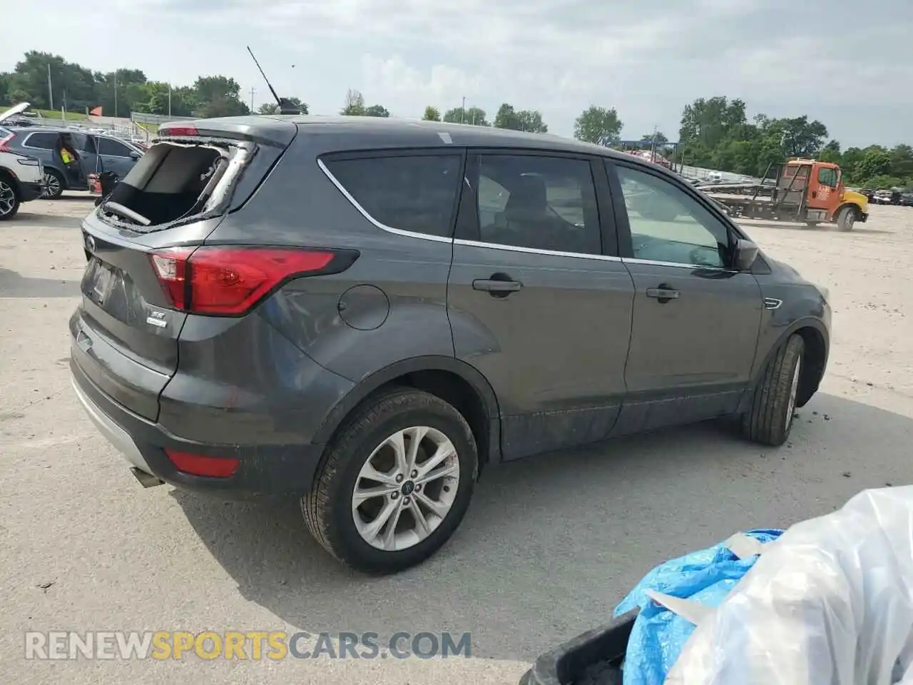 3 Photograph of a damaged car 1FMCU0GD7KUC26196 FORD ESCAPE 2019