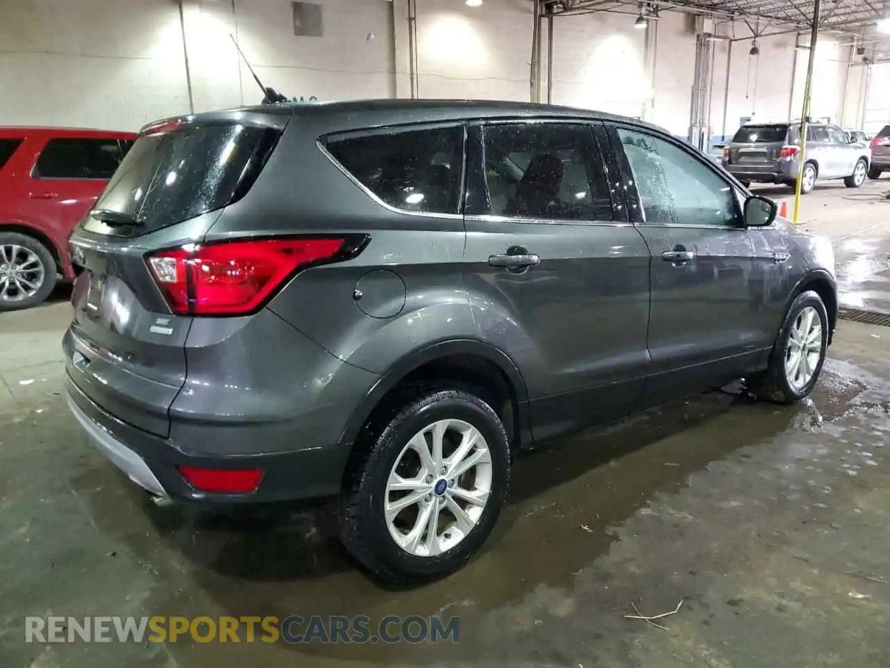 3 Photograph of a damaged car 1FMCU0GD8KUA33622 FORD ESCAPE 2019