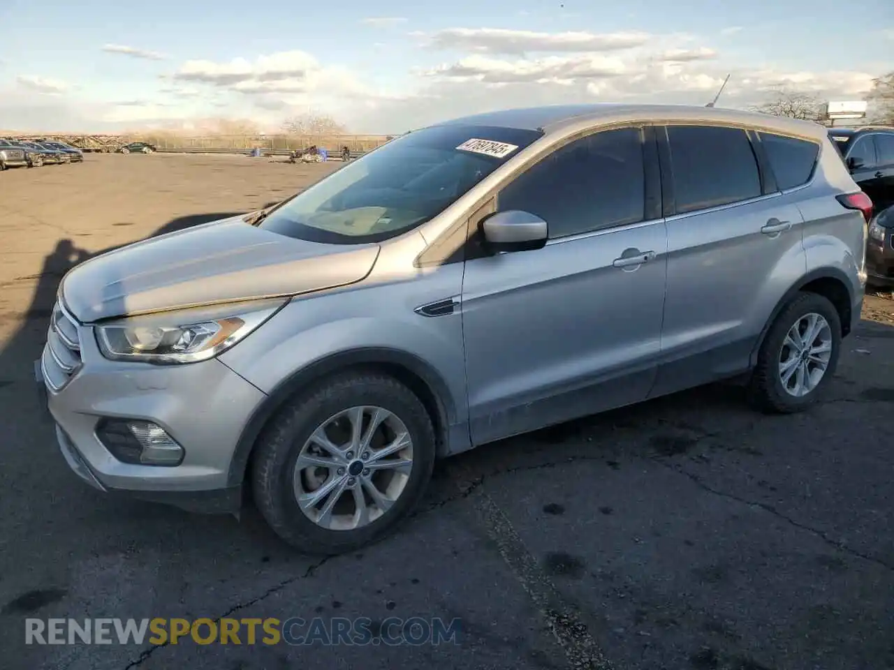 1 Photograph of a damaged car 1FMCU0GD8KUB06892 FORD ESCAPE 2019