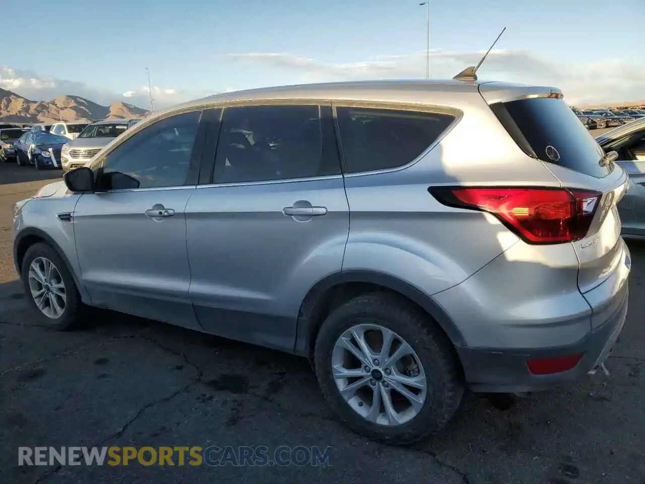 2 Photograph of a damaged car 1FMCU0GD8KUB06892 FORD ESCAPE 2019
