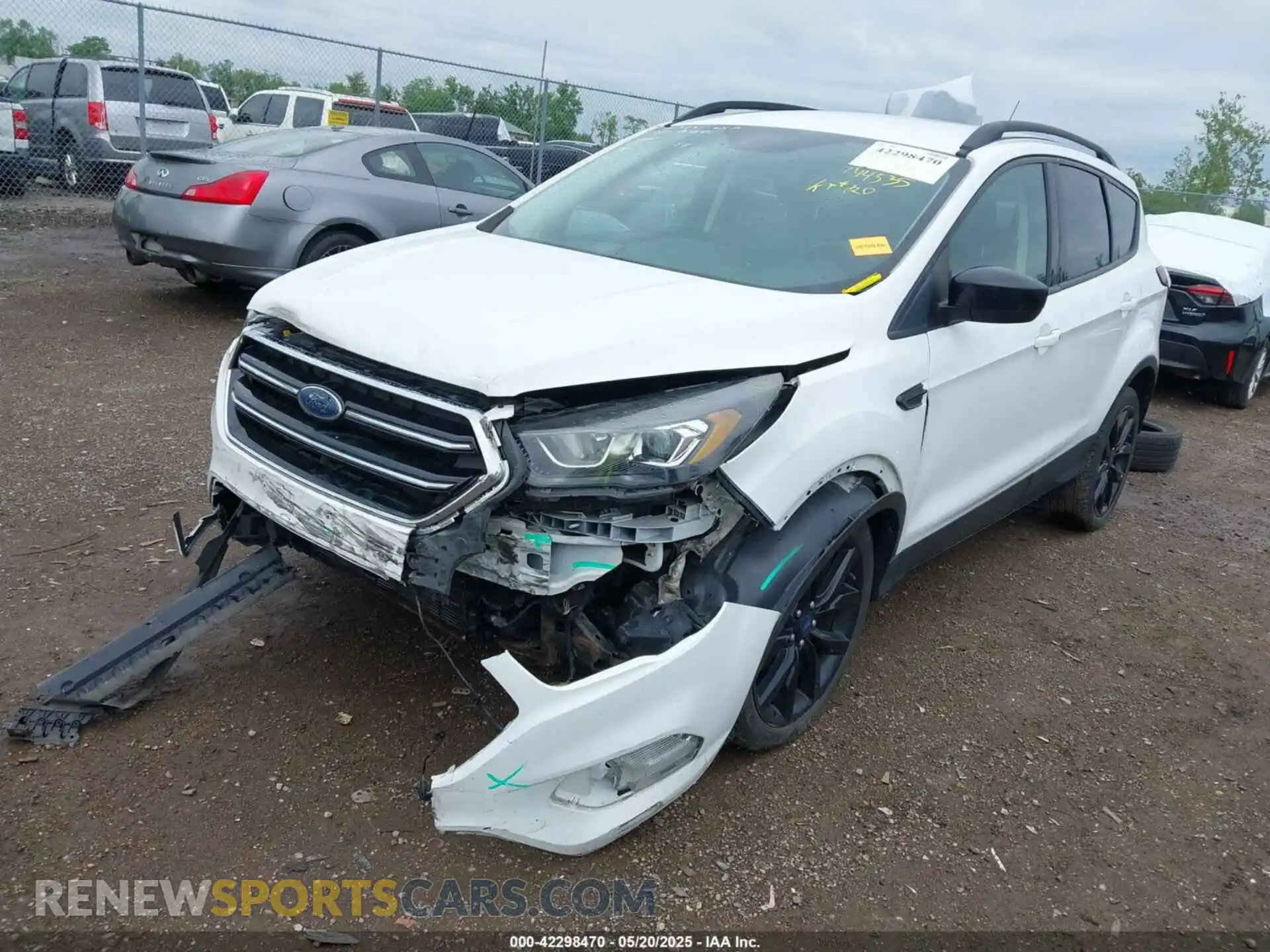 2 Photograph of a damaged car 1FMCU0GD9KUB14208 FORD ESCAPE 2019