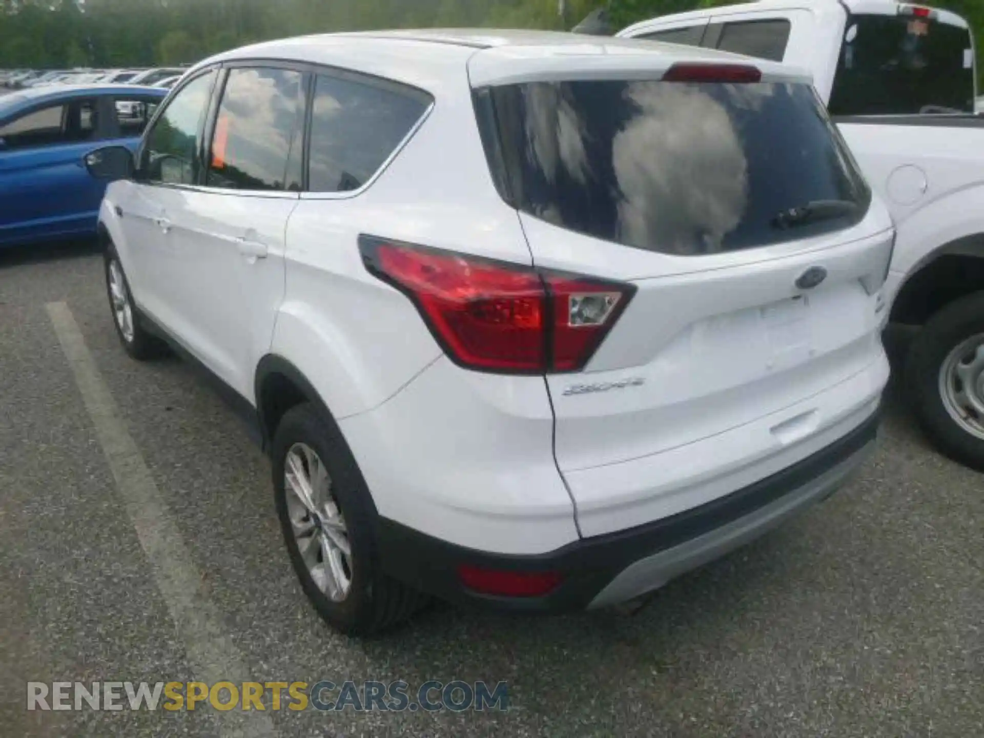 2 Photograph of a damaged car 1FMCU0GD9KUB82377 FORD ESCAPE 2019
