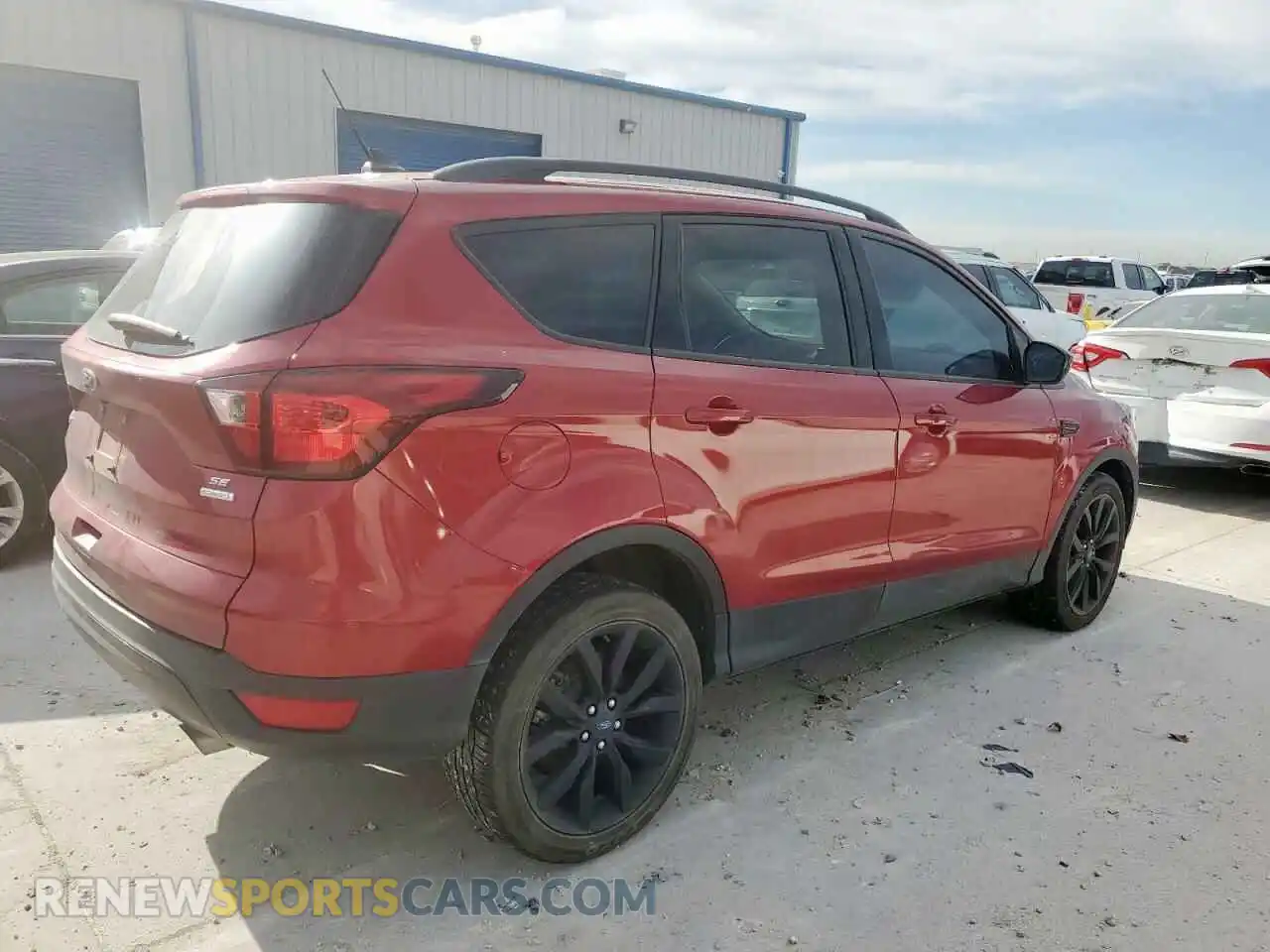 3 Photograph of a damaged car 1FMCU0GD9KUC36552 FORD ESCAPE 2019