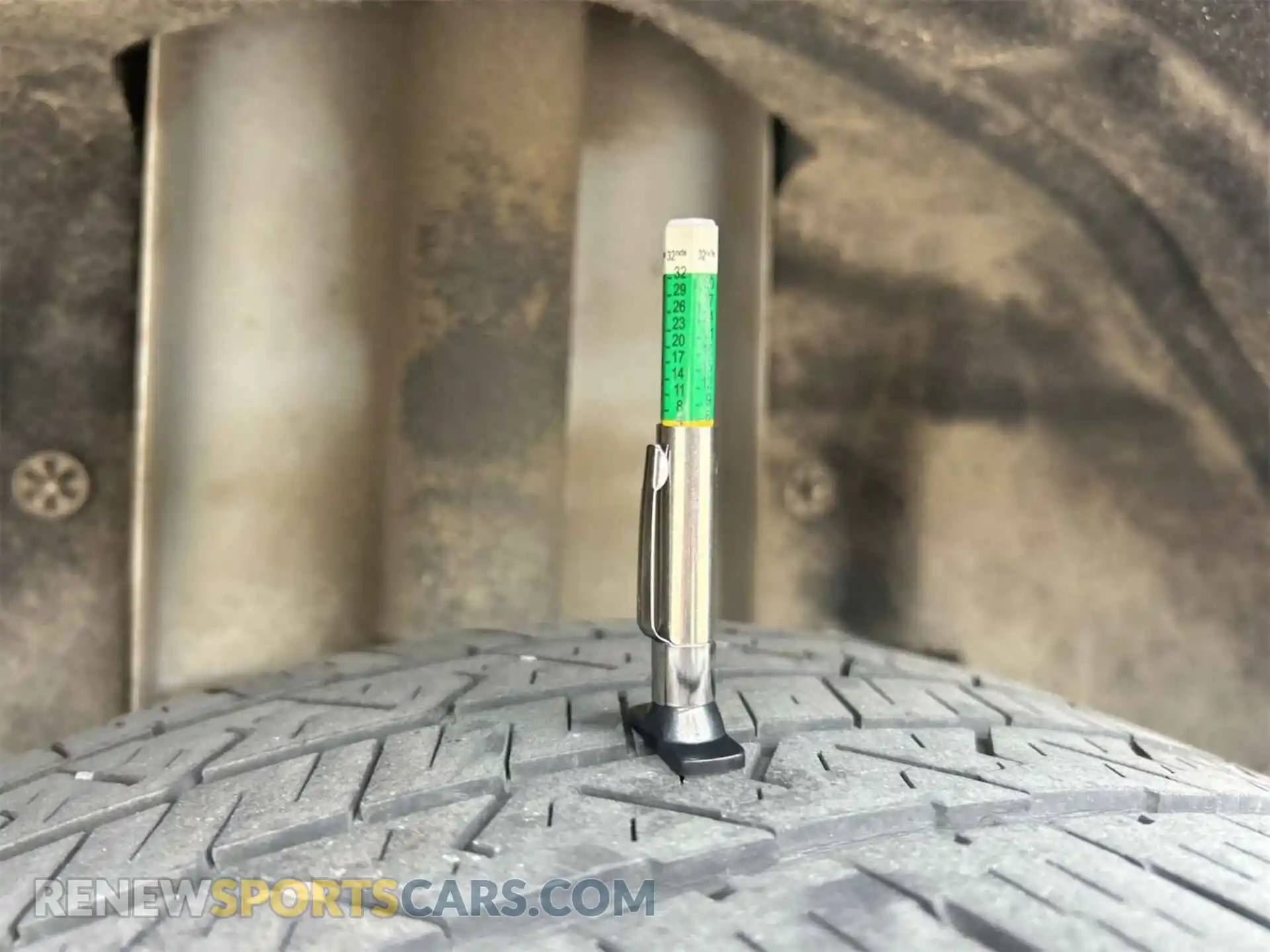 3 Photograph of a damaged car 1FMCU0GD9KUC52668 FORD ESCAPE 2019